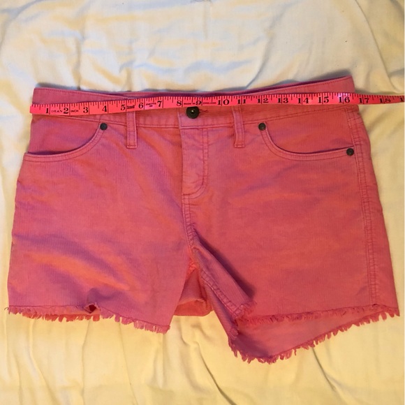 Carve Designs Oahu 4” inseam corduroy shorts in fuchsia - Picture 10 of 12